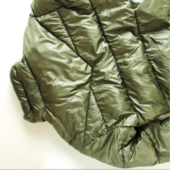 Green Puffer Jacket (vegan) - Picture 6 of 9